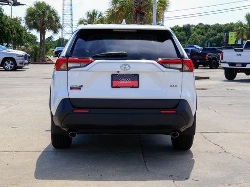 Used 2025 Toyota RAV4 XLE FWD image 22