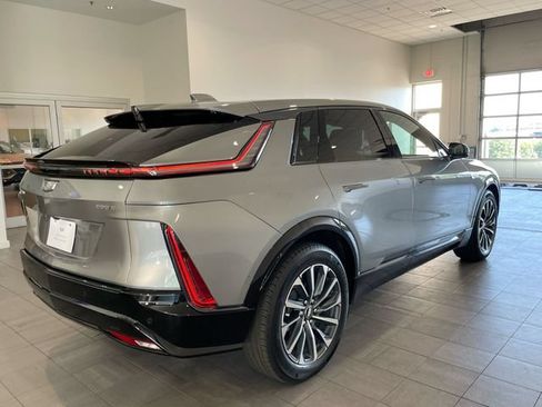Certified 2024 Cadillac Lyriq Sport AWD/4WD image 6