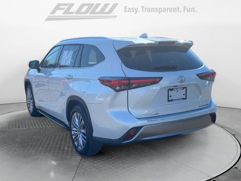 Used 2023 Toyota Highlander Platinum image 6