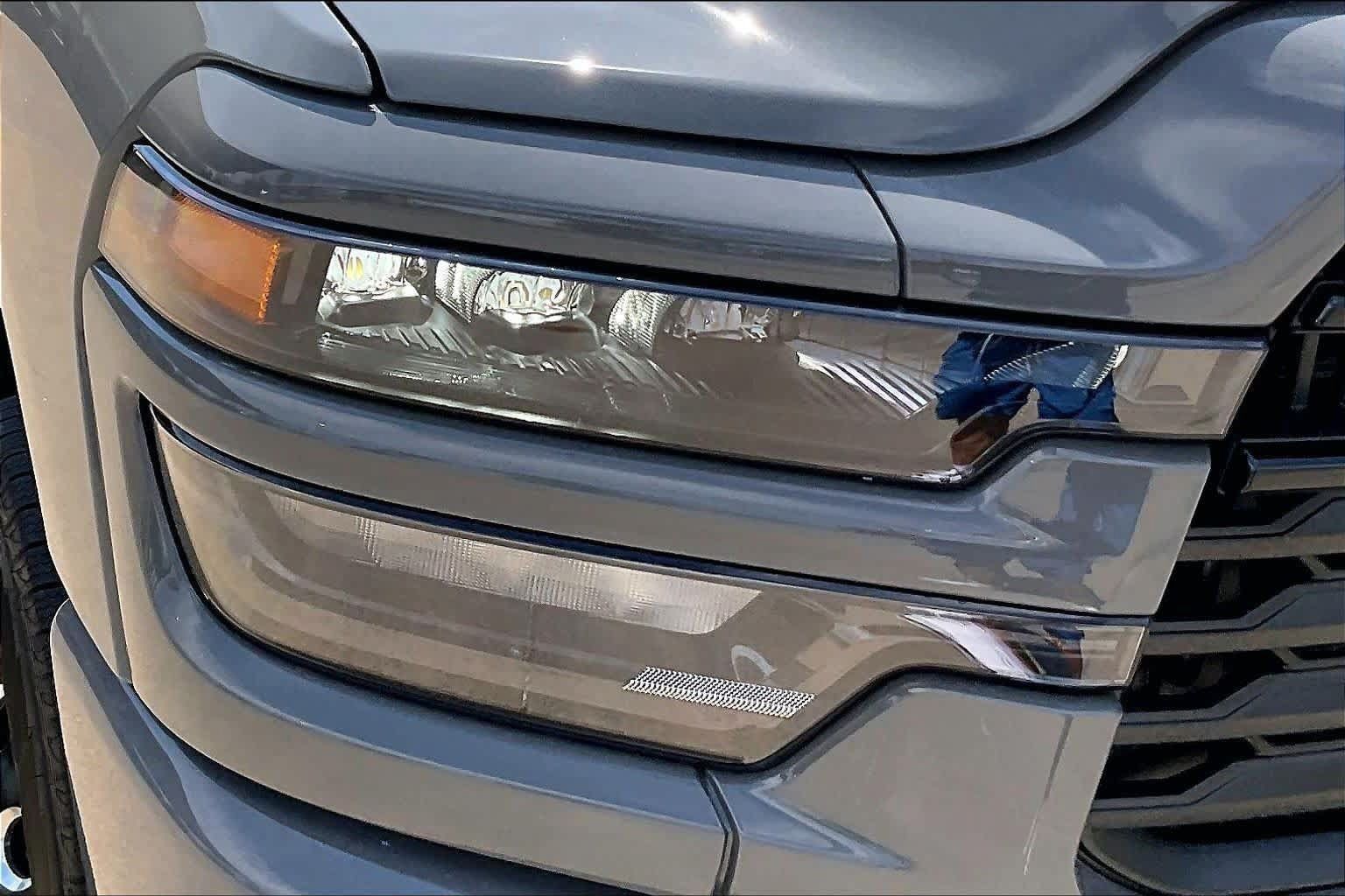 New 2027 RAM 3500 Big Horn AWD/4WD image 13