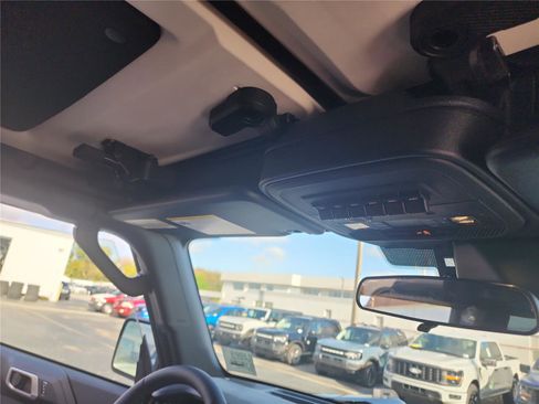 New 2026 Ford Bronco Badlands image 31