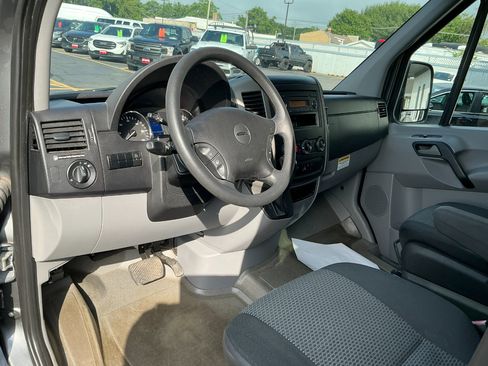 Used 2013 Freightliner Sprinter 2500 image 8