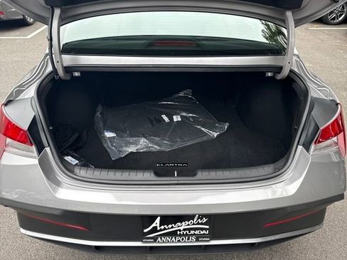 Certified 2025 Hyundai Elantra Sport image 23