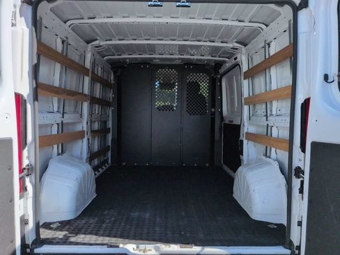 Used 2025 RAM ProMaster 2500 w/ U-Haul Equipment Group FWD image 13