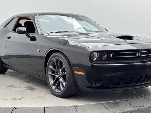 Used 2021 Dodge Challenger R/T Scat Pack RWD image 3