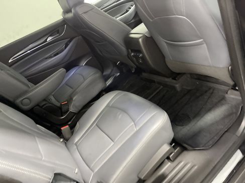 Used 2020 Buick Enclave Essence image 22