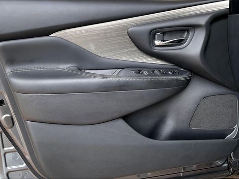 Used 2018 Nissan Murano S AWD/4WD image 20