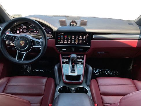 Used 2023 Porsche Cayenne Platinum Edition AWD/4WD image 10