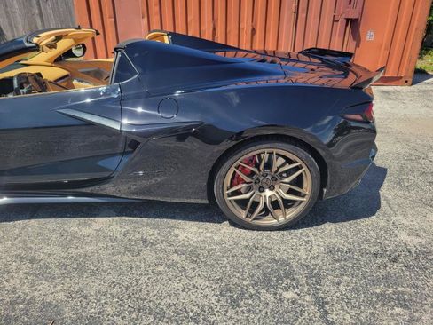 Used 2024 Chevrolet Corvette Z06 RWD image 44
