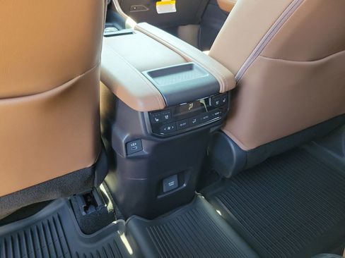 New 2026 Toyota Grand Highlander MAX Platinum image 13