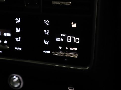 Used 2021 Porsche Cayenne w/ Premium Package Plus AWD/4WD image 16