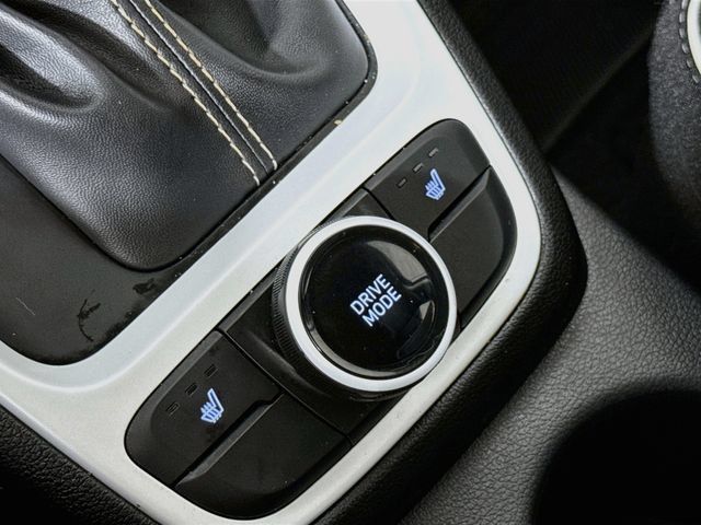 Certified 2024 Hyundai Venue Limited FWD image 22