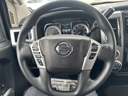 Used 2017 Nissan Titan SV AWD/4WD image 43