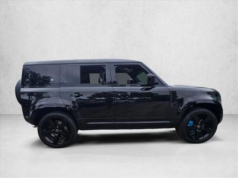 Used 2022 Land Rover Defender 110 V8 AWD/4WD image 4
