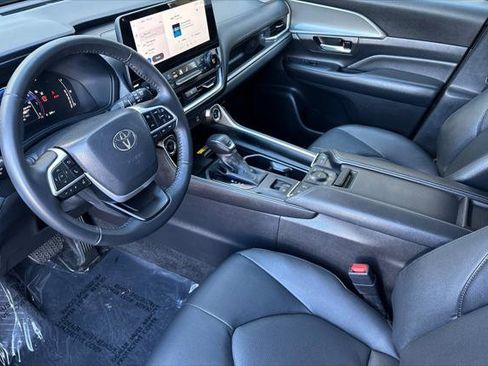Certified 2025 Toyota Grand Highlander AWD image 11