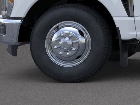 New 2026 Ford F350 XLT RWD image 19