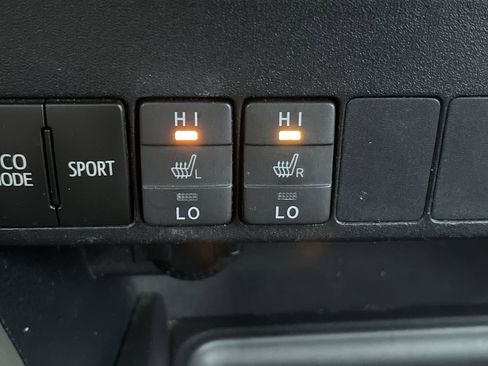 Used 2014 Toyota RAV4 Limited w/ Technology Package image 20