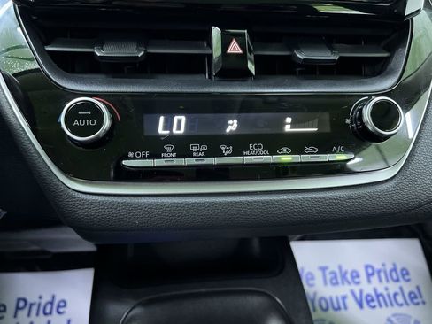 Used 2021 Toyota Corolla LE FWD image 23