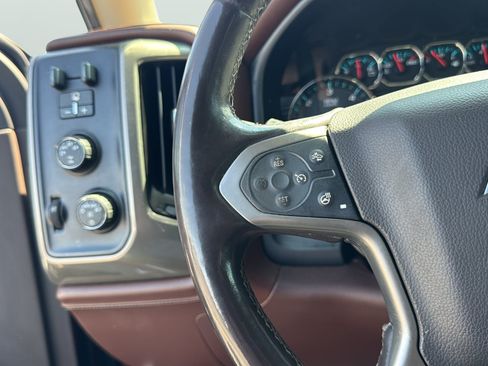 Used 2015 Chevrolet Silverado 1500 High Country w/ High Country Premium Package AWD/4WD image 27