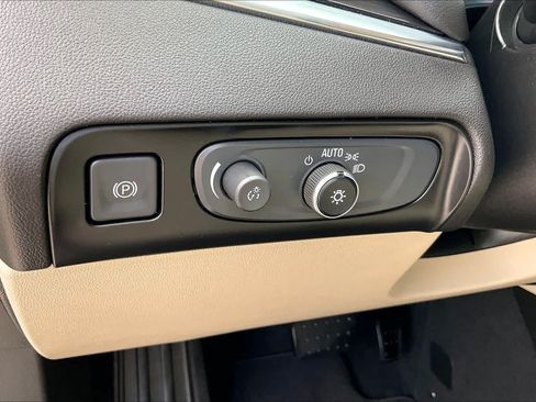 Used 2019 Buick Enclave Essence w/ Trailering Package, 5000 lbs. FWD image 14