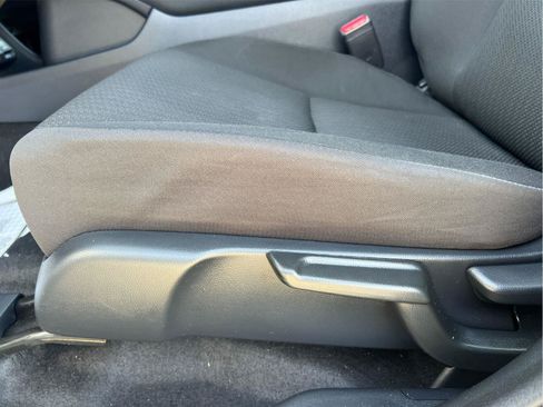 Used 2018 Honda HR-V EX image 12