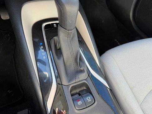 Used 2021 Toyota Corolla L image 9