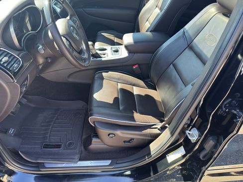 Used 2019 Jeep Grand Cherokee Overland image 14