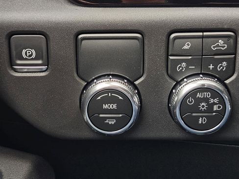 New 2026 GMC Sierra 1500 SLT image 24