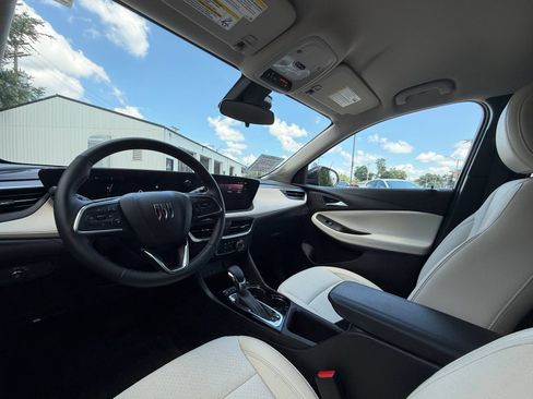 Used 2024 Buick Encore GX Preferred w/ Comfort Package FWD image 17
