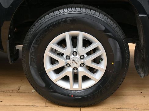 Used 2021 Nissan Frontier SV AWD/4WD image 10