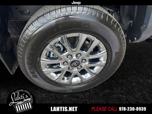 Used 2025 Toyota Tacoma Limited image 9