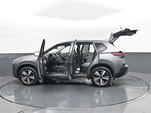 Used 2023 Nissan Rogue SL w/ SL Premium Package image 32