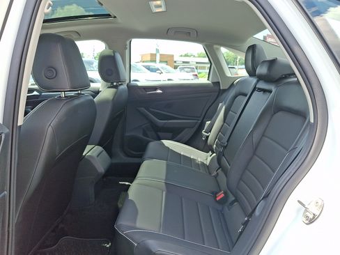 Certified 2024 Volkswagen Jetta SE FWD image 10