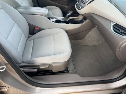 Used 2023 Chevrolet Malibu LT FWD image 33