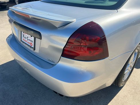 Used 2005 Pontiac Grand Prix GTP w/ Leather Trim Package image 19