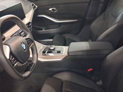 Used 2025 BMW 330i xDrive Sedan AWD/4WD image 9