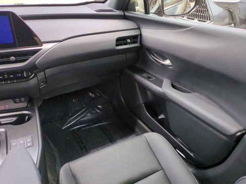 Used 2025 Lexus UX 300h FWD image 15