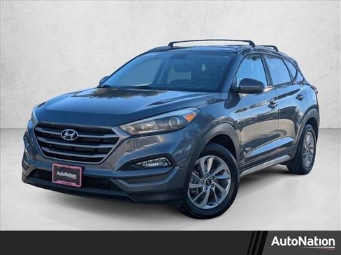 Used 2017 Hyundai Tucson SE image 1