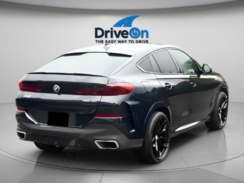 Used 2021 BMW X6 xDrive40i w/ M Sport Package image 9