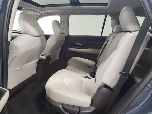 Used 2024 Toyota Grand Highlander AWD Hybrid image 22