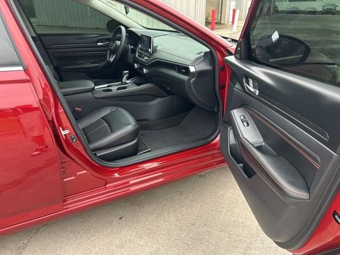 Used 2022 Nissan Altima 2.5 SR FWD image 17