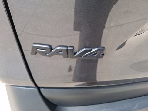 Used 2025 Toyota RAV4 XLE FWD image 13