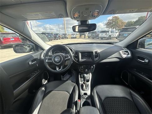 Used 2021 Jeep Compass Latitude image 11