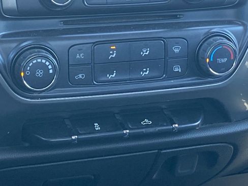 Used 2018 Chevrolet Silverado 1500 LT AWD/4WD image 10