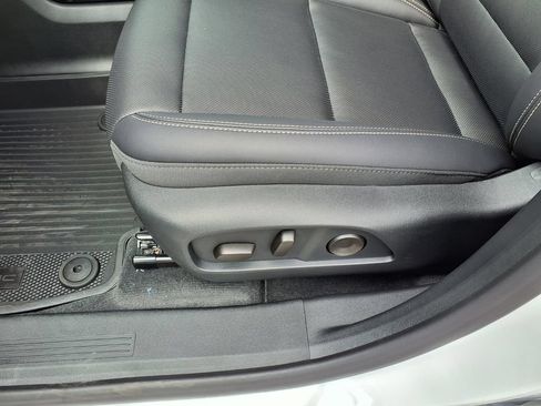 New 2027 GMC Terrain Elevation w/ Elevation Premium Package FWD image 18