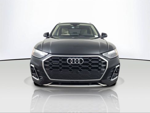 Used 2023 Audi Q5 2.0T Premium w/ Convenience Package AWD/4WD image 2