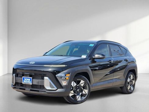 Certified 2025 Hyundai Kona SEL image 1