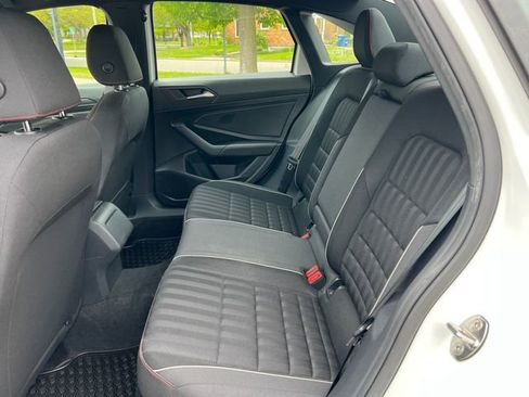Used 2019 Volkswagen Jetta GLI FWD image 5