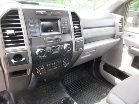 Used 2019 Ford F350 XL w/ Power Equipment Group RWD image 23