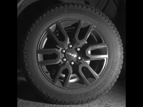 Used 2021 GMC Sierra 1500 Elevation w/ X31 Off-Road Package AWD/4WD image 5